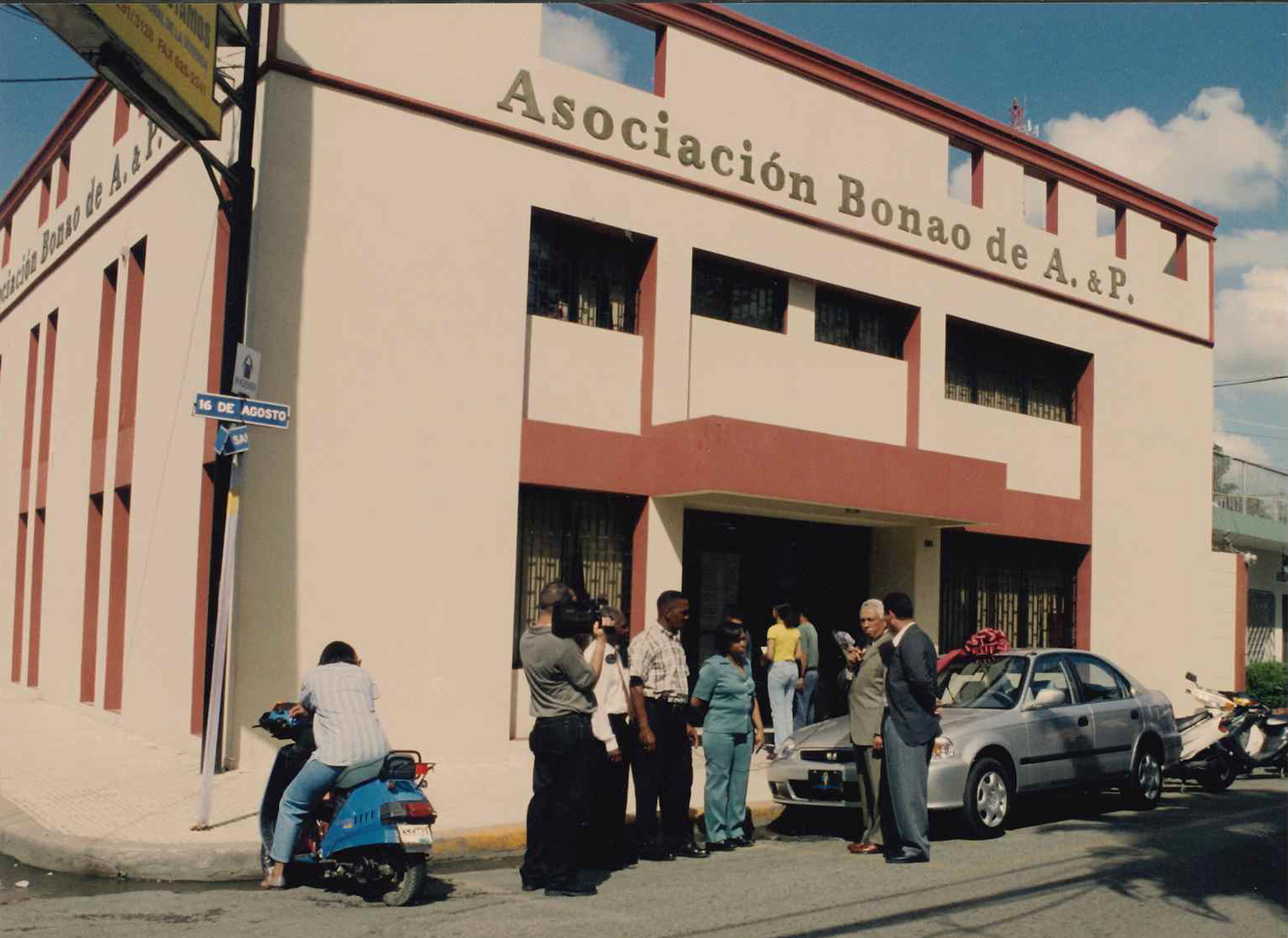 Equipo de trabajo colaborando